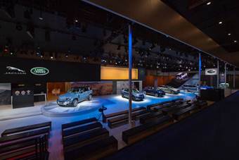 说明: 图片包含 天花板, 室内, 建筑, 火车 描述已自动生成