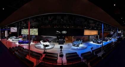 说明: 图片包含 室内, 天花板, 建筑, 桌子 描述已自动生成