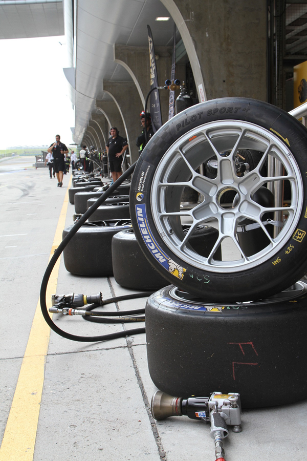 再度成为"亚洲gt系列赛"独家轮胎合作商 br>高性能赛事轮胎闪耀赛道