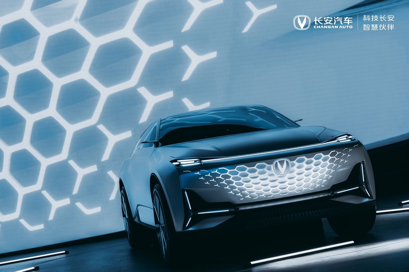 科技智慧引领高端 长安汽车全新概念车Vision-V亮相北京车展