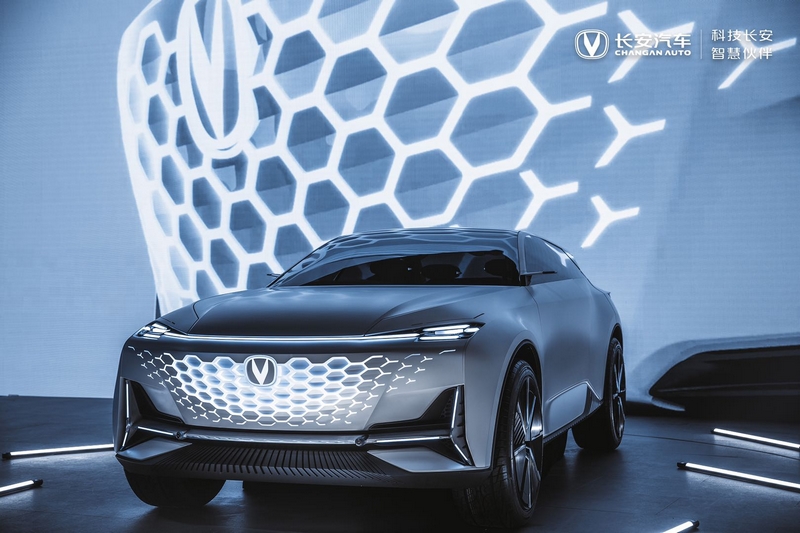 科技智慧引领高端 长安汽车全新概念车Vision-V亮相北京车展