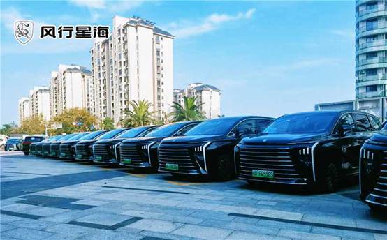 蓝色的汽车  AI 生成的内容可能不正确。