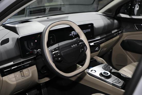 新狮铂拓界内饰配图