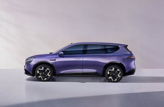 蓝色的汽车 AI 生成的内容可能不正确。